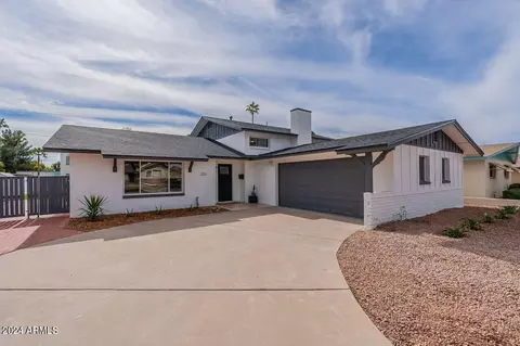 233 Ellis Dr, Tempe, AZ 85282