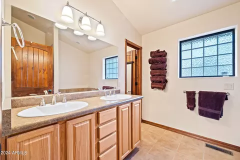Bath - 2780 E Doolittle Cir, Overgaard, AZ 85933 photo 1 of 3