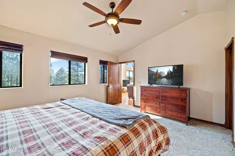 Bedroom - 2780 E Doolittle Cir, Overgaard, AZ 85933 photo 2 of 6
