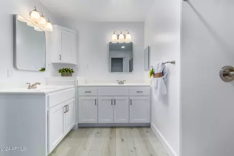 Bath - 10555 E Mclellan Rd, Mesa, AZ 85207 photo 1 of 2
