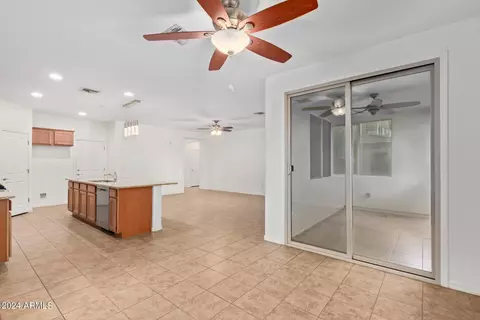 Kitchen - 9751 E Palladium Dr, Mesa, AZ 85212 photo 4 of 5