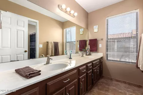 Bath - 1838 E Manhatton Dr, Tempe, AZ 85282 photo 2 of 2