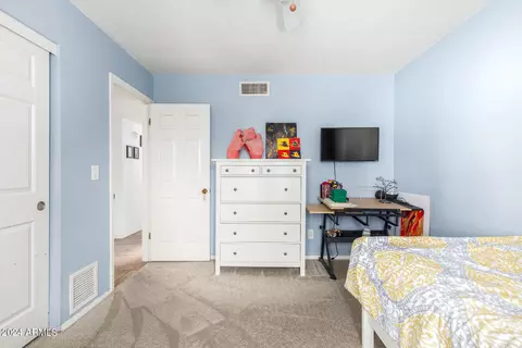 Bedroom - 1838 E Manhatton Dr, Tempe, AZ 85282 photo 6 of 9