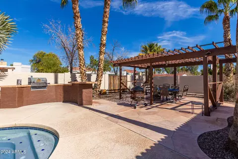 Exterior - 1838 E Manhatton Dr, Tempe, AZ 85282 photo 9 of 11