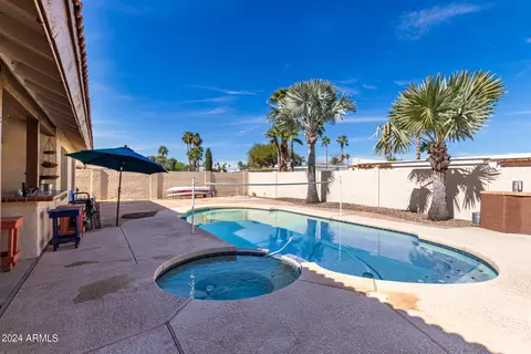 Exterior - 1838 E Manhatton Dr, Tempe, AZ 85282 photo 7 of 11