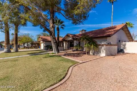 Exterior - 1838 E Manhatton Dr, Tempe, AZ 85282 photo 2 of 11
