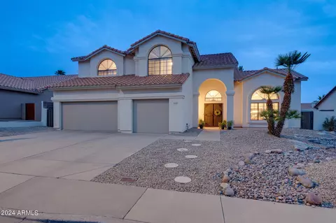 6241 E Saddleback St, Mesa, AZ 85215