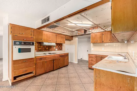 6402 W Devonshire Ave, Phoenix, AZ 85033 photo 12