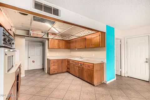 6402 W Devonshire Ave, Phoenix, AZ 85033 photo 13