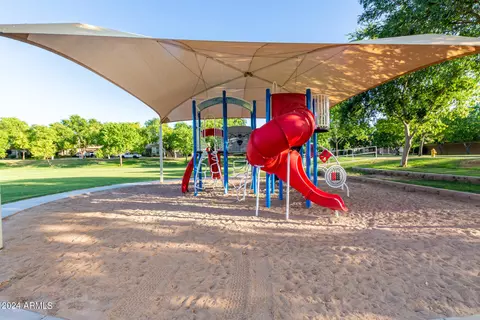 View/Area - 2960 E Park Ave, Gilbert, AZ 85234 photo 8 of 9