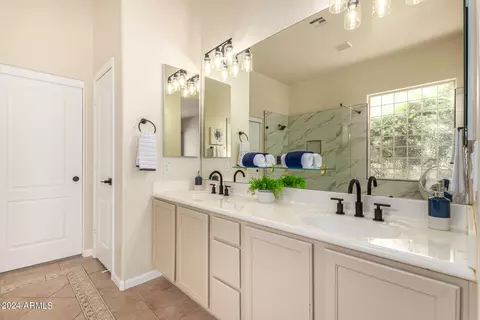 Bath - 2960 E Park Ave, Gilbert, AZ 85234 photo 3 of 4
