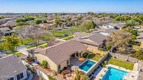 View/Area - 2960 E Park Ave, Gilbert, AZ 85234 photo 3 of 9