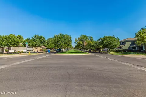 View/Area - 2960 E Park Ave, Gilbert, AZ 85234 photo 9 of 9