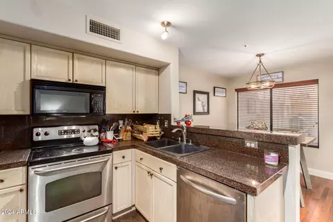 1129 W Mango Dr, Gilbert, AZ 85233 photo 11