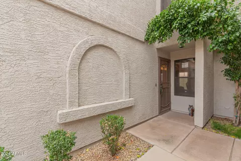 1129 W Mango Dr, Gilbert, AZ 85233 photo 3