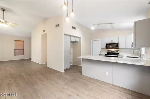 3945 E Monona Dr, Phoenix, AZ 85050 photo 7
