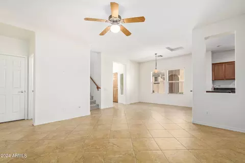 3960 E Cat Balue Dr, Phoenix, AZ 85050 photo 3