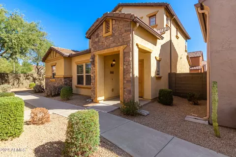 3960 E Cat Balue Dr, Phoenix, AZ 85050 photo 4