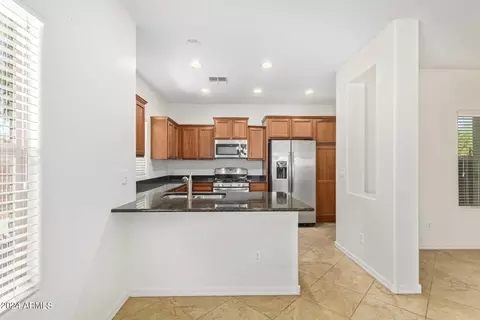 3960 E Cat Balue Dr, Phoenix, AZ 85050 photo 7