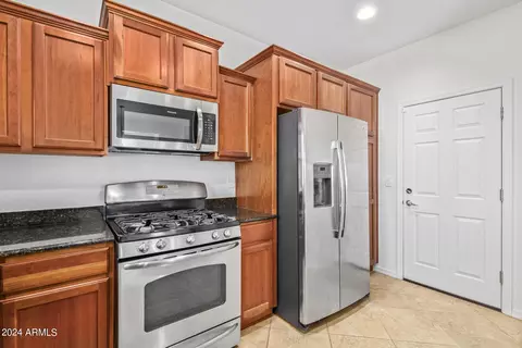 3960 E Cat Balue Dr, Phoenix, AZ 85050 photo 8