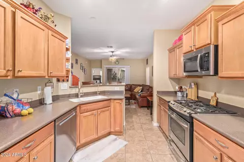 Kitchen - 11056 E Sombra Ave, Mesa, AZ 85212 photo 4 of 6