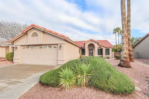 10528 E Coopers Hawk Dr, Sun Lakes, AZ 85248