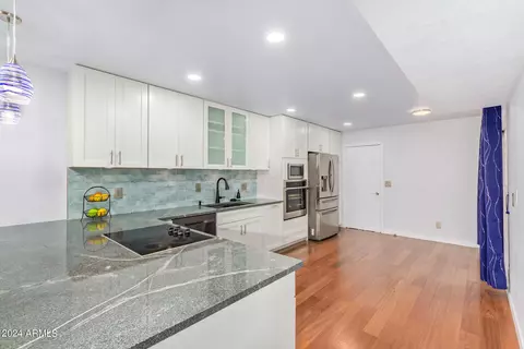 Kitchen - 4161 E Agave Rd, Phoenix, AZ 85044 photo 4 of 5