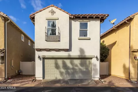 Exterior - 3868 S Winter Ln, Gilbert, AZ 85297 photo 5 of 19