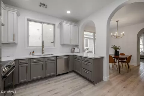 Kitchen - 3868 S Winter Ln, Gilbert, AZ 85297 photo 3 of 4