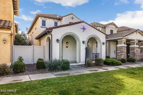Exterior - 3868 S Winter Ln, Gilbert, AZ 85297 photo 8 of 19