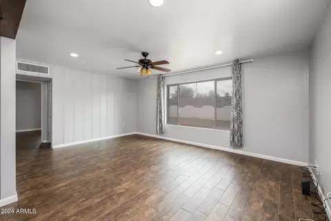 156 E Broadway Ln, Tempe, AZ 85282 photo 4