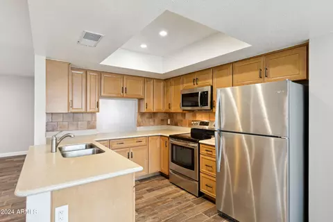 6709 S Mitchell Dr, Tempe, AZ 85283 photo 2