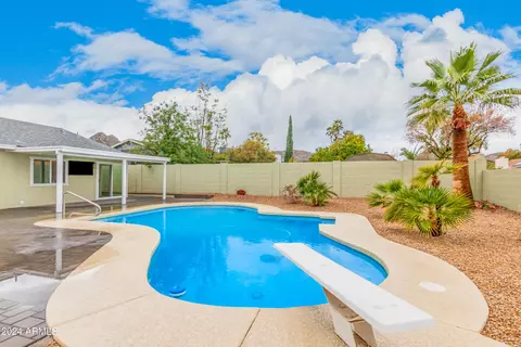 Exterior - 2366 E Sahuaro Dr, Phoenix, AZ 85028 photo 8 of 11