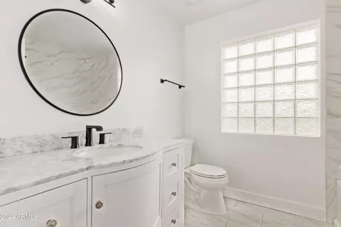 Bath - 2366 E Sahuaro Dr, Phoenix, AZ 85028 photo 3 of 4