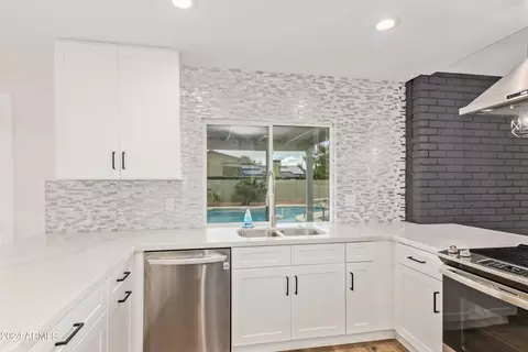 Kitchen - 2366 E Sahuaro Dr, Phoenix, AZ 85028 photo 3 of 5
