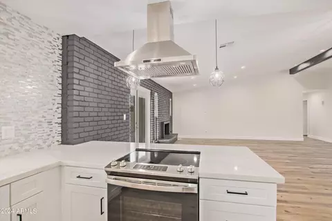 Kitchen - 2366 E Sahuaro Dr, Phoenix, AZ 85028 photo 5 of 5