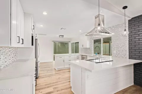 Kitchen - 2366 E Sahuaro Dr, Phoenix, AZ 85028 photo 2 of 5