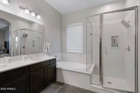 Bath - 790 S Edith Dr, Chandler, AZ 85225 photo 4 of 6