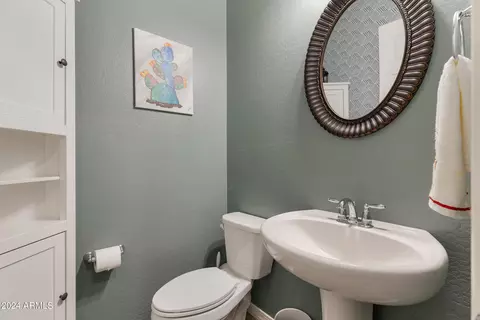 Bath - 790 S Edith Dr, Chandler, AZ 85225 photo 2 of 6