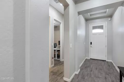 Entry Way - 790 S Edith Dr, Chandler, AZ 85225 photo 2 of 3