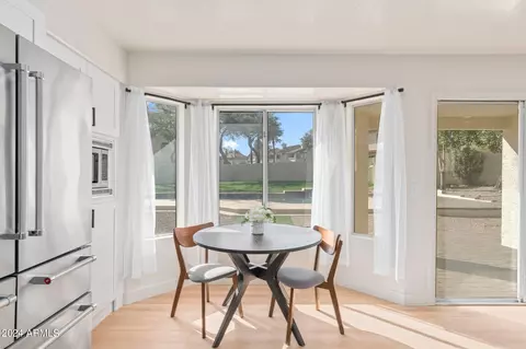Dining - 5019 E Vaughn Dr, Phoenix, AZ 85044 photo 4 of 8