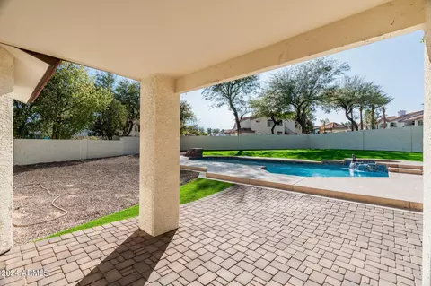 Exterior - 5019 E Vaughn Dr, Phoenix, AZ 85044 photo 6 of 14