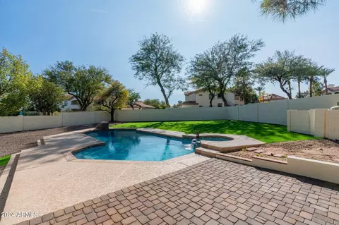Exterior - 5019 E Vaughn Dr, Phoenix, AZ 85044 photo 9 of 14