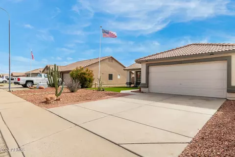 Exterior - 1175 W 12th Ave, Apache Junction, AZ 85120 photo 5 of 15