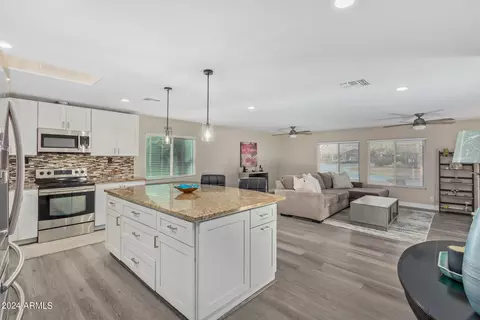 4235 Equestrian Trl, Phoenix, AZ 85044 photo 6