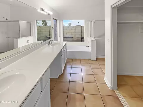 Bath - 3721 E Piute Ave, Phoenix, AZ 85050 photo 2 of 3