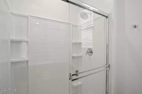 Bath - 9922 E Tiburon Ave, Mesa, AZ 85212 photo 2 of 5