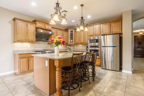 2573 E Carob Dr, Gilbert, AZ 85298 photo 4