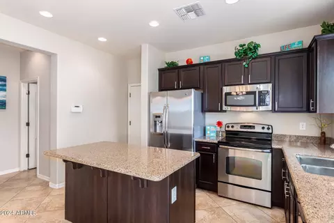 2099 S Olympic Dr, Gilbert, AZ 85295 photo 4