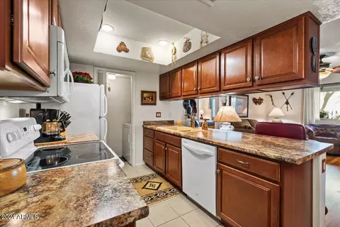 145 N 74th St #107, Mesa, AZ 85207